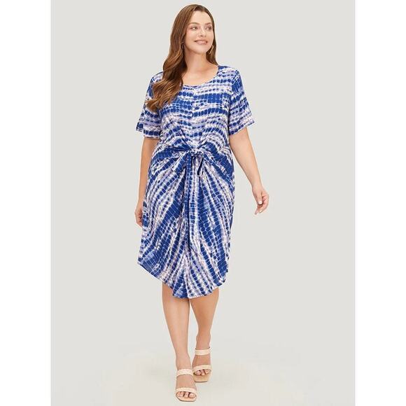 Size 28 • 5x • BloomChic • Tie Dye Pocket Twist Front Curved Hem Dress - Picture 4 of 4
